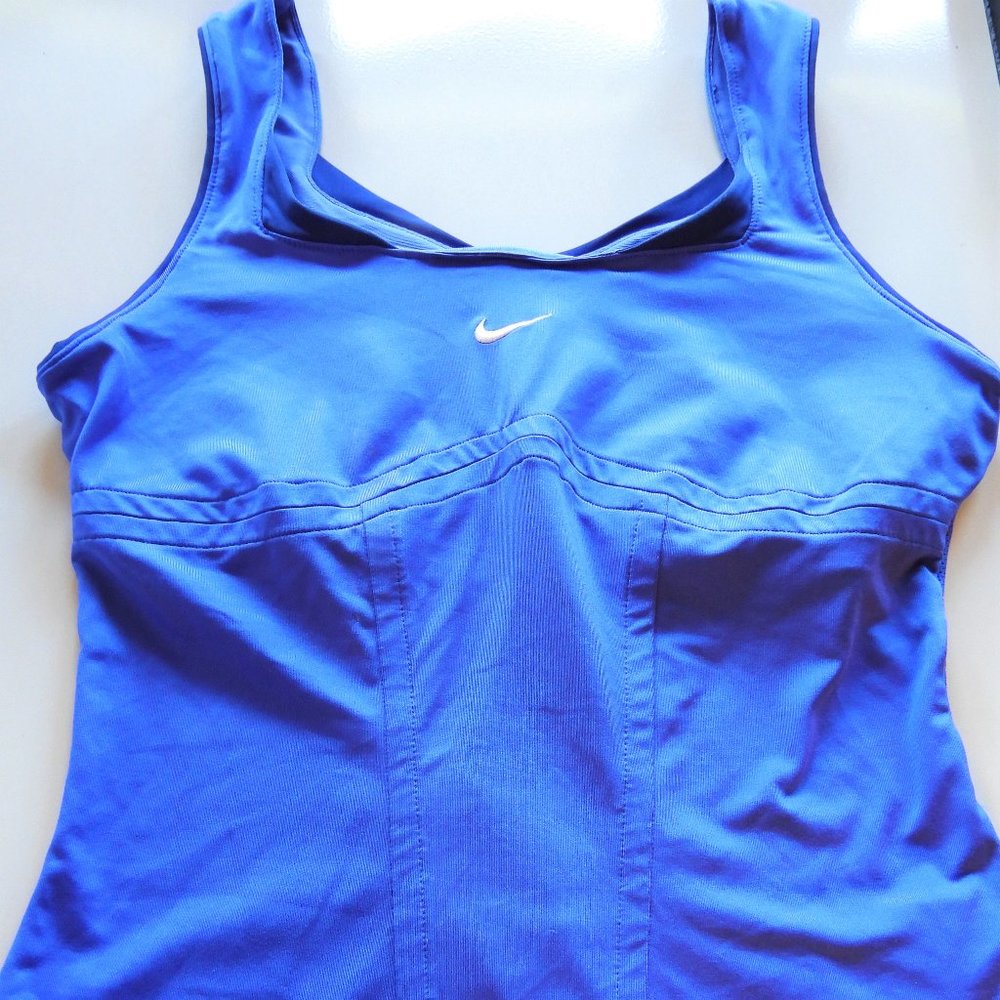 Nike Dri-Fit Women's Athletic Tank Top w/Padded Sports Bra Medium
